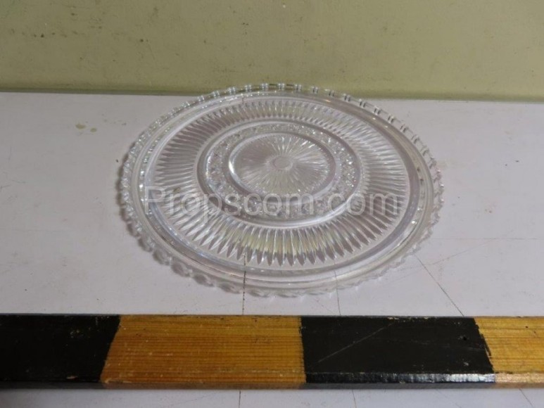 Plastic tray