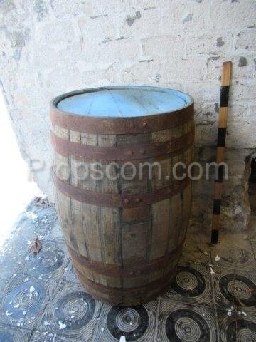 Barrel with forged hoops