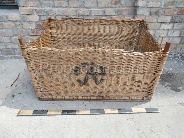 Wicker pastry tray