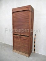 Registration cabinet with roller shutter