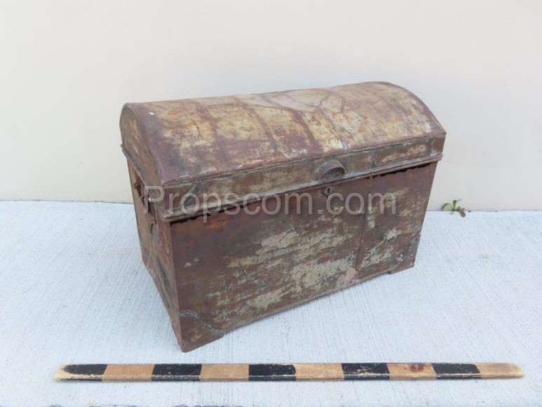 Tin chest