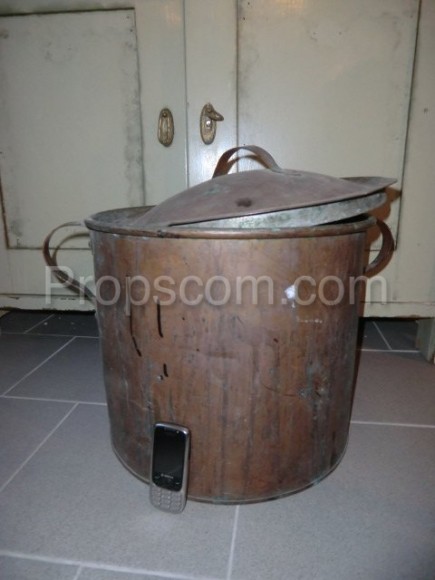 Copper pot