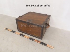 Crate with fittings and lock