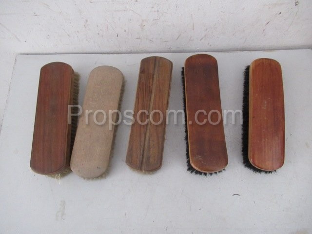 Shoe brushes mix