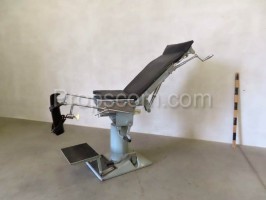 Gynecological chair