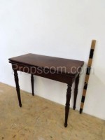 Folding gaming table