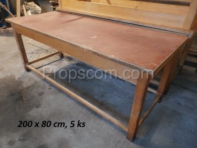 Stůl dřevěný velký 