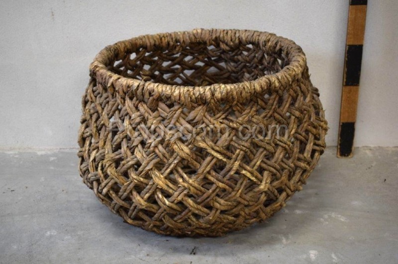 Wicker tray