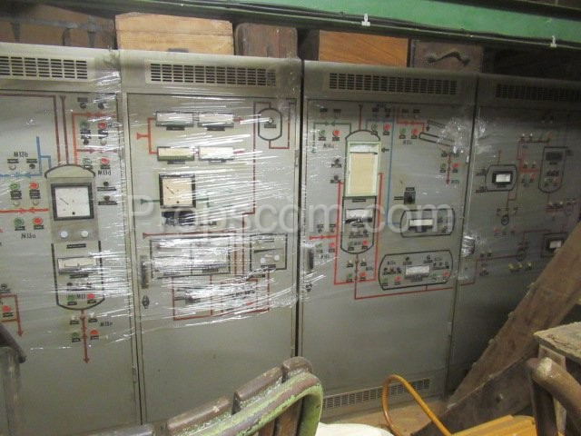 Industrial electrical cabinets with control panels