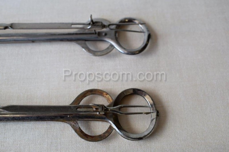 Surgical instruments