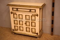 White chest of drawers