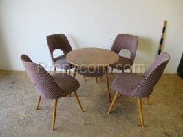 Coffee table with armchairs