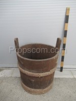 Bucket reinforced with ropes