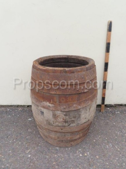 Barrel with forged hoops