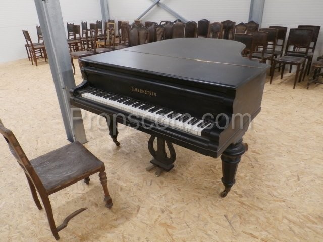 Piano black