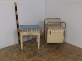 Stolička dřevěná, stolek odkládací
