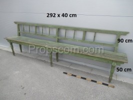 Lange grüne grüne Bank aus Holz
