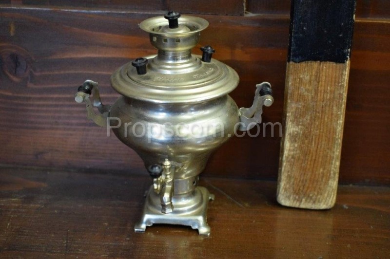 A tiny samovar