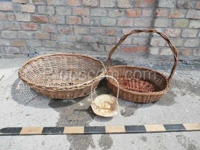 Various wicker baskets