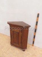 Corner cabinet