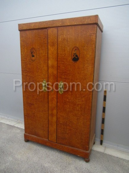 Double-wing cabinet