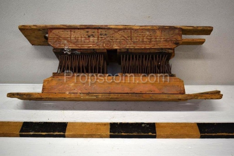 Flax combing brushes