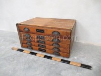 Merchant cabinet with drawers
