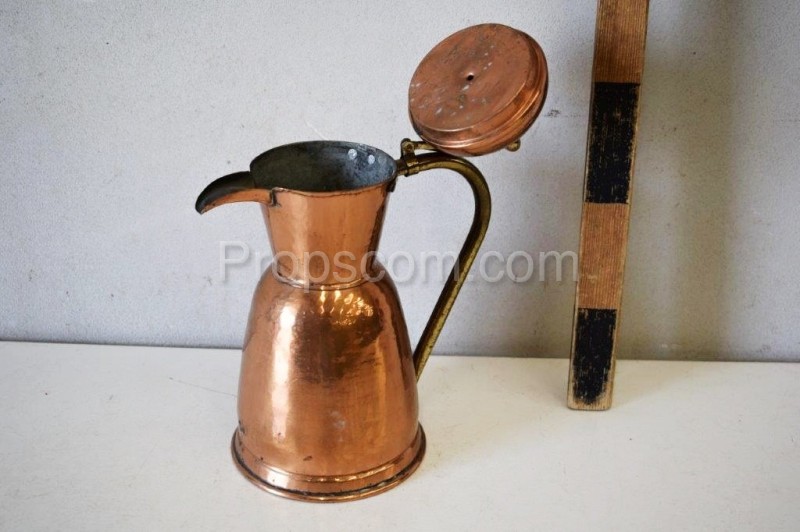 Kettle with lid