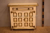 White chest of drawers