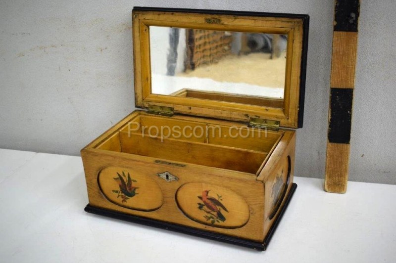 Jewelry box with a mirror